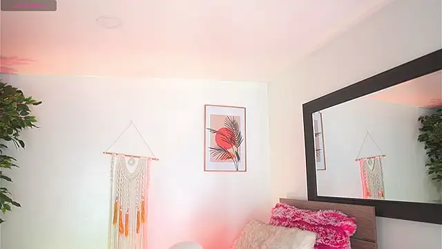 melissa laurent  online show from November 2025 12:27:02 PM