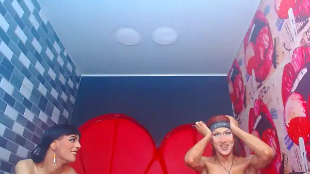 julessxcharlotte online show from November 2025 02:20:01 PM