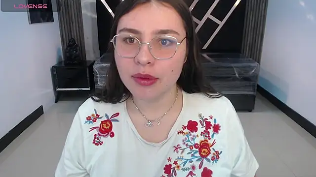 Snapshot of VictoriaGonzalez_ch chatting on September 2025 04:07:02 PM VictoriaGonzalez ch online show from September 2025 04:07:02 PM