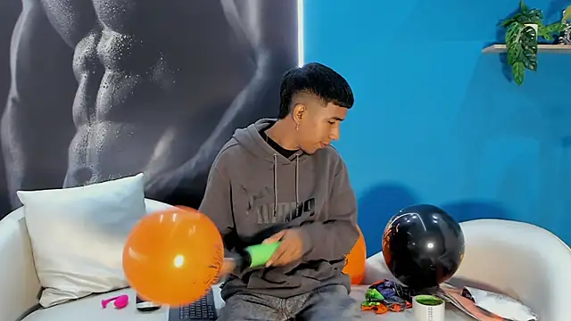 ender h0t online show from October 2025 01:43:02 PM