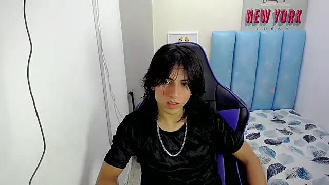 Snapshot of louis_baltazar chatting on September 2025 04:30:01 PM louis baltazar online show from September 2025 04:30:01 PM