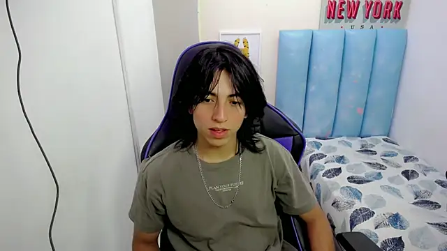 Snapshot of louis_baltazar chatting on September 2025 03:47:01 PM louis baltazar online show from September 2025 03:47:01 PM
