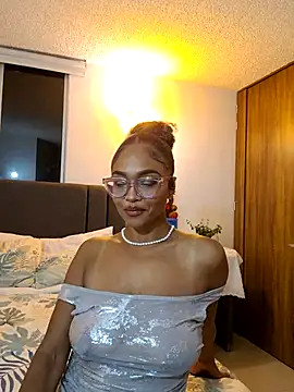 Snapshot of BiiancaEstradaa chatting on June 2026 12:48:02 AM BiiancaEstradaa online show from June 2026 12:48:02 AM