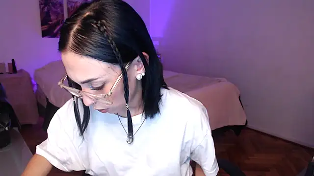 Snapshot of Sofia_Amour chatting on September 2025 12:10:02 AM Sofia Amour online show from September 2025 12:10:02 AM
