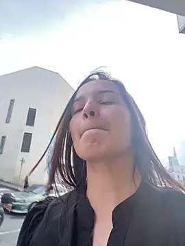 Snapshot of Mia_jhoonson chatting on November 2025 10:19:01 PM Mia jhoonson online show from November 2025 10:19:01 PM