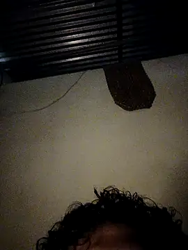 Snapshot of Machucon1 chatting on October 2025 10:07:01 PM Machucon1 online show from October 2025 10:07:01 PM