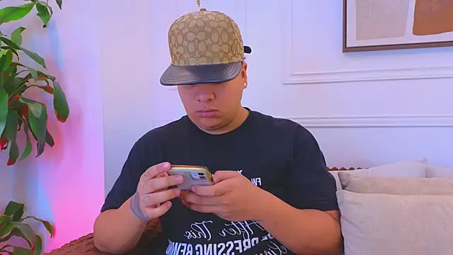 Naim Bennetsex online show from April 2026 05:58:01 PM