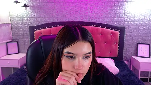 Natalie loffreda online show from September 2025 02:55:01 AM