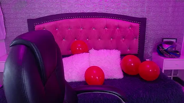 Natalie loffreda online show from February 2026 03:25:02 AM