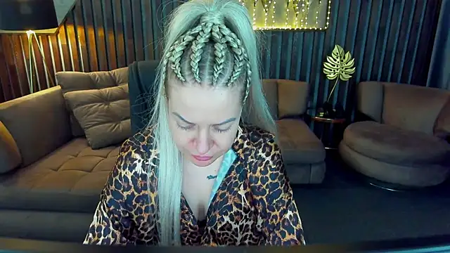 Anna Snows online show from April 2026 04:56:02 PM