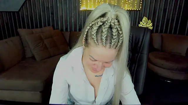 Anna Snows online show from April 2026 06:10:01 PM