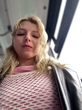 Snapshot of EveLittleSinner chatting on September 2025 09:12:01 AM EveLittleSinner online show from September 2025 09:12:01 AM