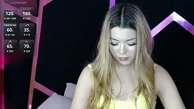 Breezelle online show from December 2025 07:53:02 PM