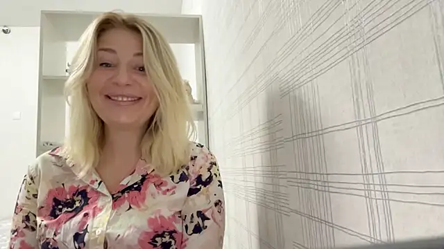 Blondie xoxoxo online show from September 2025 06:05:02 AM