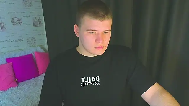 kittenmurr online show from September 2025 07:40:02 PM