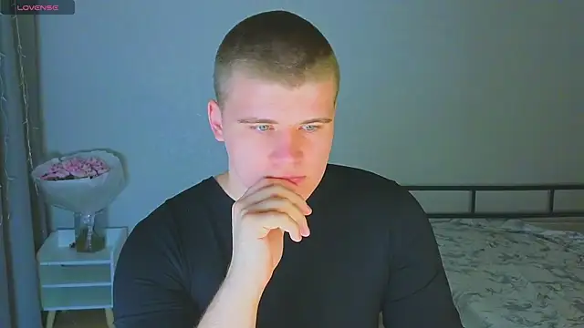 kittenmurr online show from November 2025 09:16:02 PM