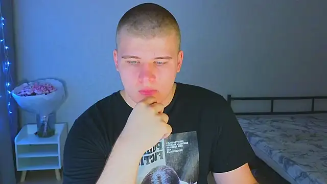 kittenmurr online show from November 2025 06:52:02 PM