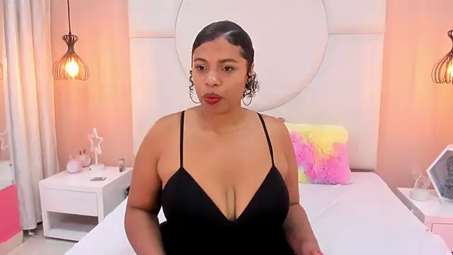 Laila Cairo online show from November 2025 12:49:02 PM