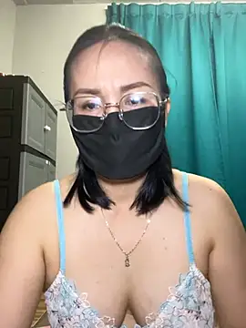 Snapshot of melyiaaa chatting on April 2026 02:40:01 PM melyiaaa online show from April 2026 02:40:01 PM