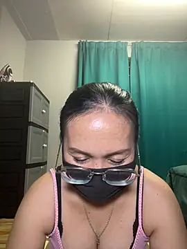 Snapshot of melyiaaa chatting on April 2026 02:47:01 PM melyiaaa online show from April 2026 02:47:01 PM