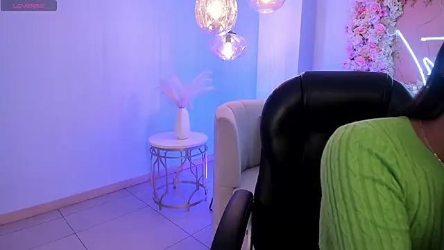 AyshelBrown online show from October 2025 03:37:01 AM