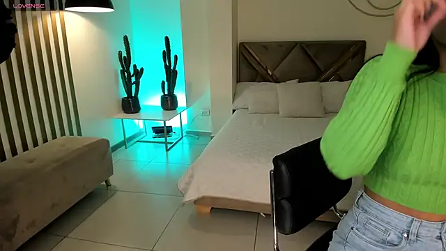 AyshelBrown online show from November 2025 03:40:01 AM