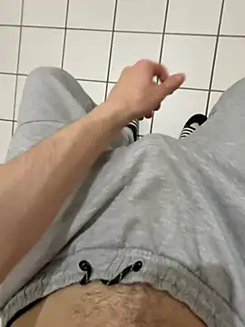 Dicksxd online show from April 2026 09:15:01 PM