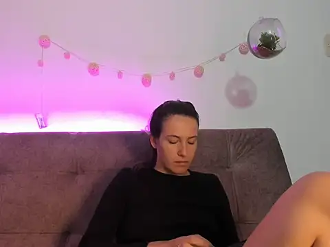 katalella brown1 online show from October 2025 11:29:01 AM