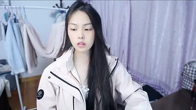 yao-yao  online show from November 2025 01:55:02 PM