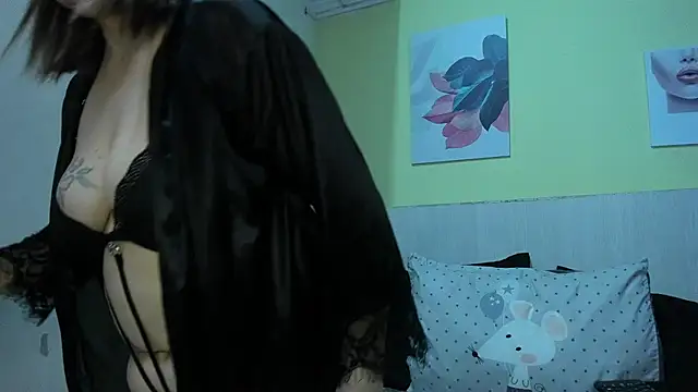 AtheneaArbelaez  online show from September 2025 12:51:01 PM