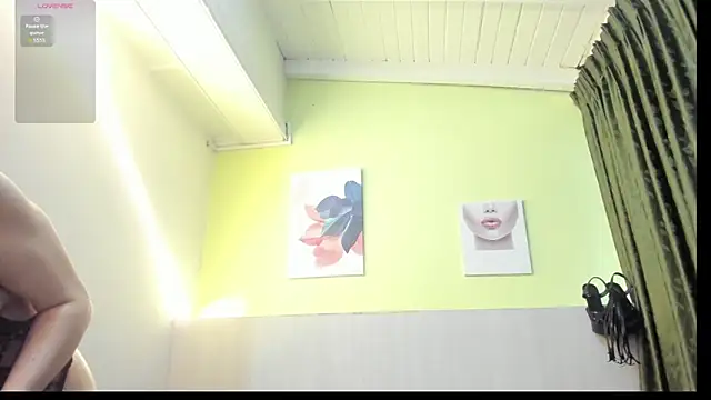 AtheneaArbelaez  online show from September 2025 12:42:01 PM