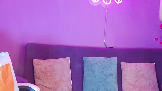 Maylu Fox online show from January 2026 03:06:01 PM