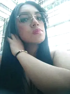 Linda Saenz  online show from November 2025 07:48:02 PM