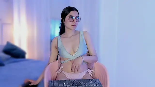 Kitana Clark online show from November 2025 07:38:01 PM