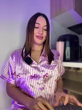 Bella-taylorr online show from April 2026 06:07:02 AM