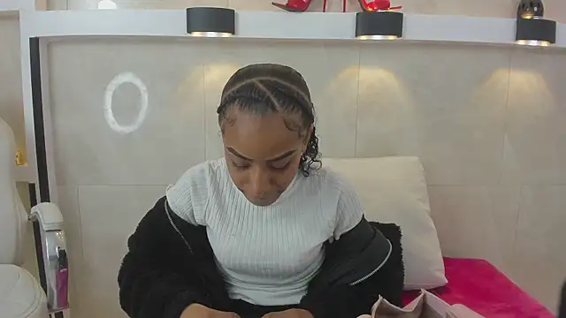 Snapshot of aaliyah_beller chatting on October 2025 11:39:02 PM aaliyah beller online show from October 2025 11:39:02 PM