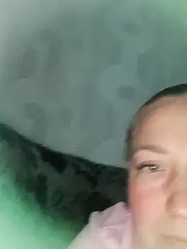 Kiss Eva online show from September 2025 01:49:01 PM