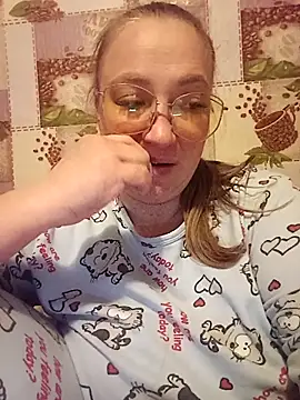 Kiss Eva online show from April 2026 05:08:02 PM