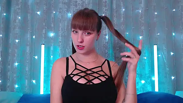 Leonaalove online show from September 2025 10:32:02 PM