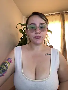 CurvyLust x online show from April 2026 01:47:02 PM