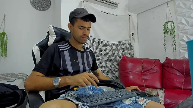 adri sexboy229 online show from October 2025 01:50:01 AM