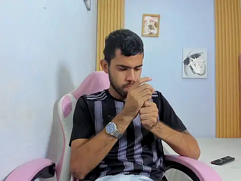 adri sexboy229 online show from October 2025 06:21:01 AM