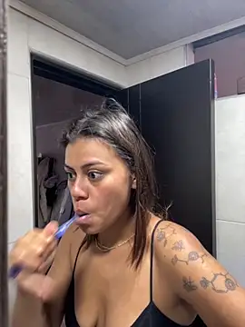 Anna Klein online show from September 2025 12:07:01 PM