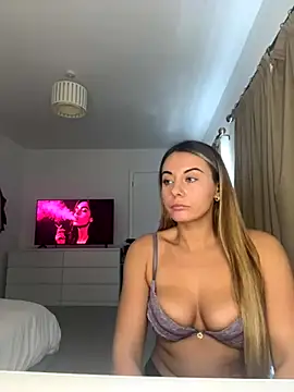 Snapshot of Scarlettroseeee chatting on October 2025 01:18:01 PM Scarlettroseeee online show from October 2025 01:18:01 PM