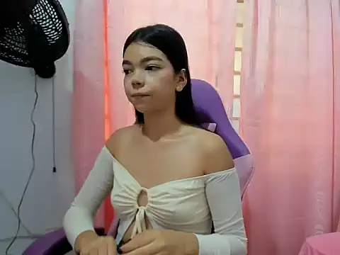 shy luna18 online show from September 2025 01:13:02 PM