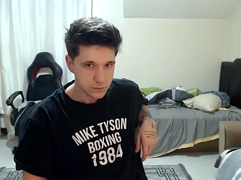 2handsomemann online show from February 2026 06:23:02 PM