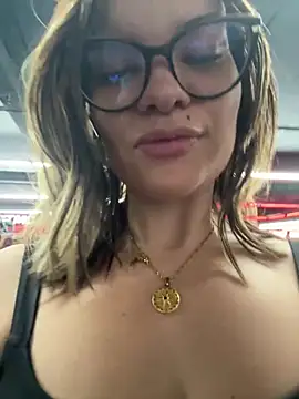 Snapshot of Pribaixinha chatting on October 2025 09:13:01 PM Pribaixinha online show from October 2025 09:13:01 PM