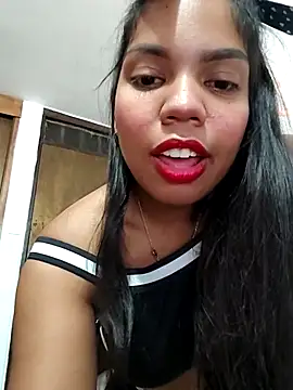 CloeeHills  online show from October 2025 04:45:01 AM