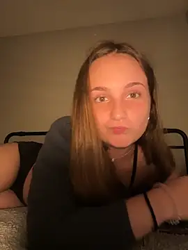 MadilynX777 online show from September 2025 02:00:01 AM