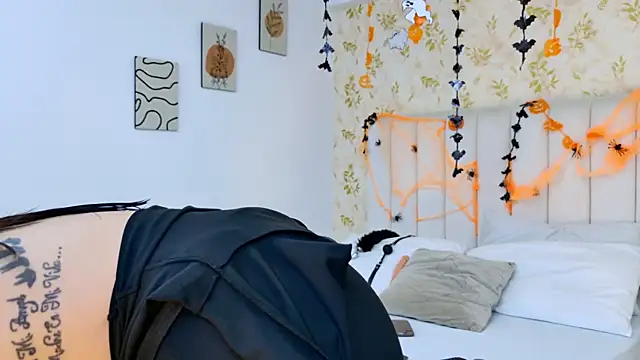 Celeste Ackerman online show from October 2025 07:54:02 PM